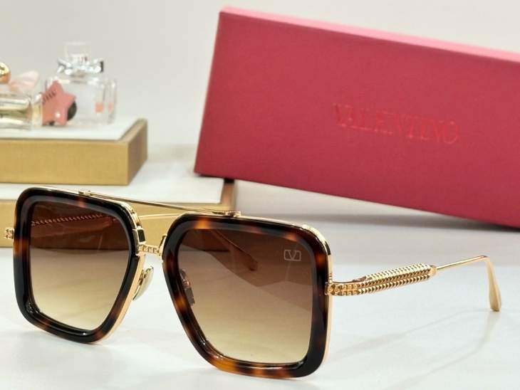 Picture of Valentino Sunglasses _SKUfw66526241fw